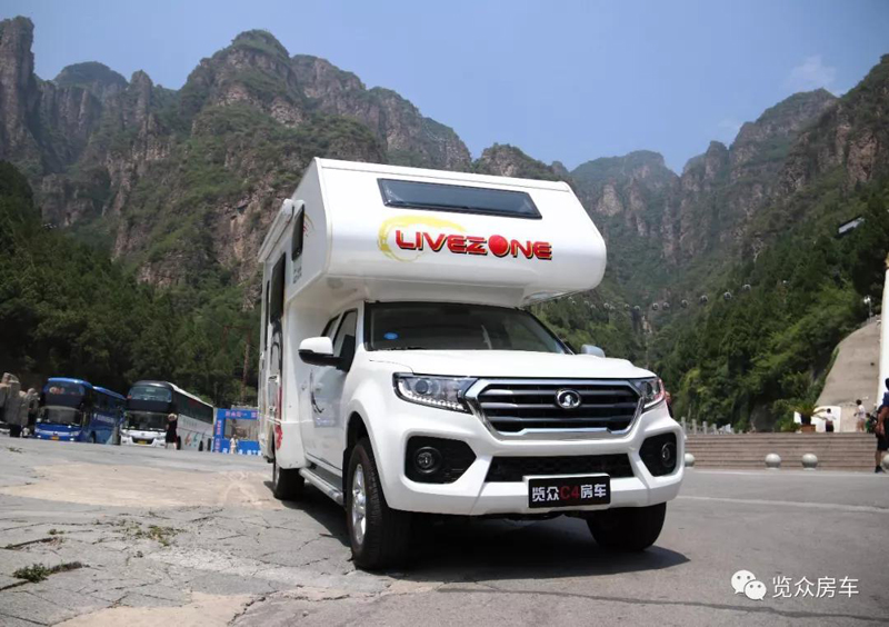 外觀大氣，空間十足的房車