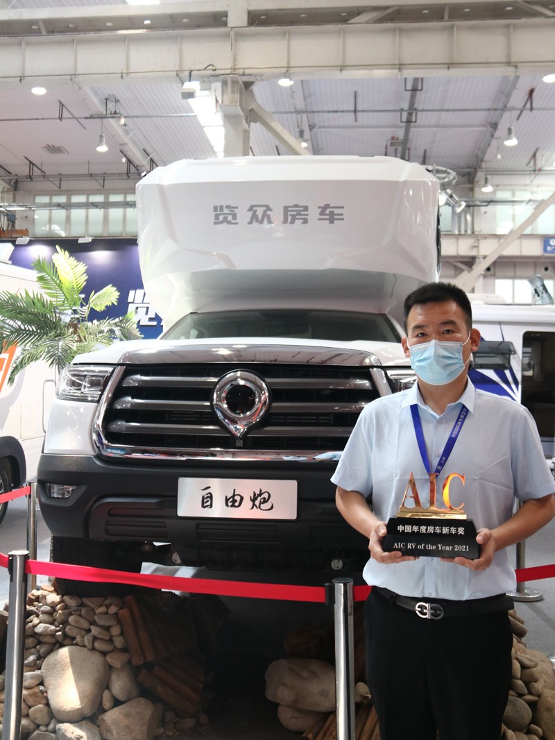 年度新車、自動檔、四驅(qū)，能選的房車