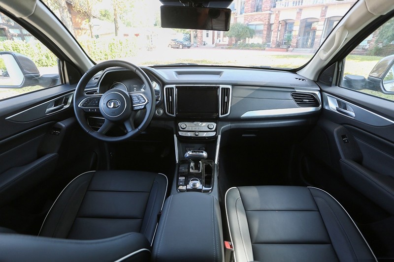 極致動力、四驅(qū)越野，樣樣都強(qiáng)，就是這款房車