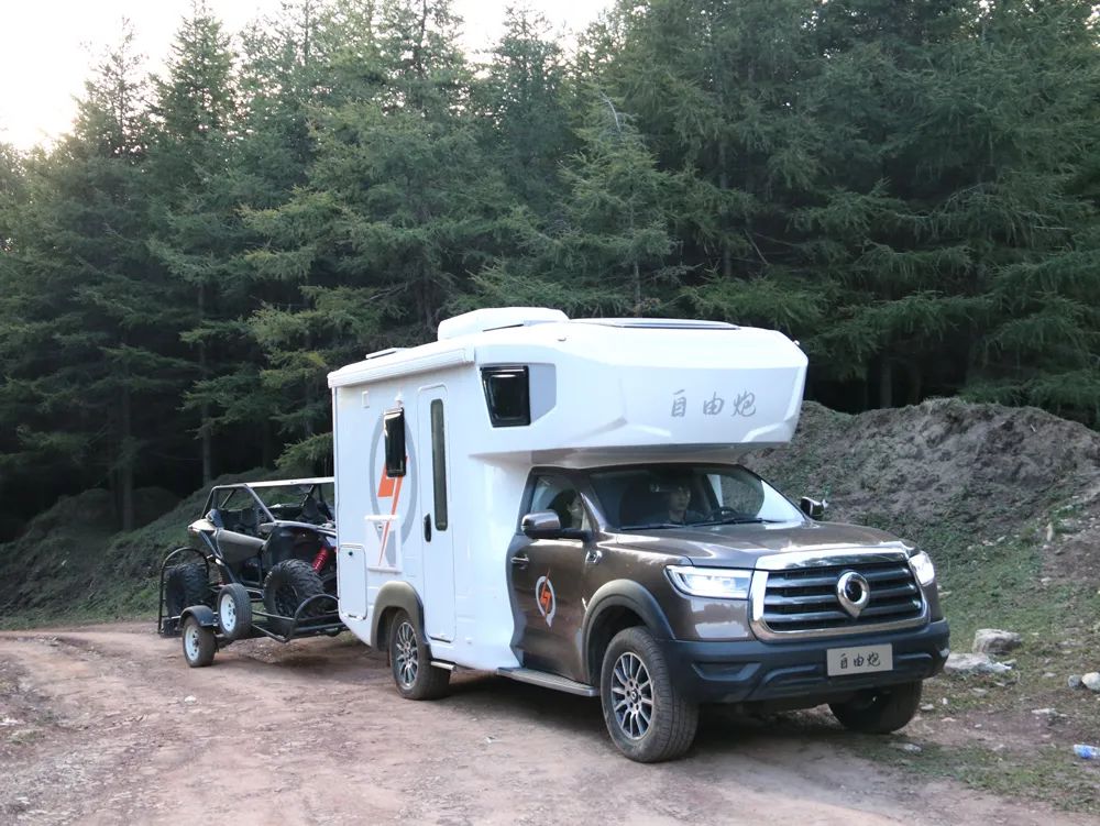 C6駕照即將到來！這款擁有牽引資質的自行式房車千萬別錯過！