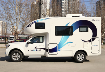 兩張雙人床，使用還方便的房車