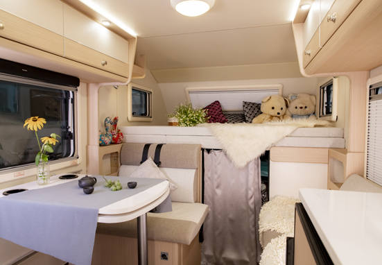 大床、大客廳得房車，四驅、動力好